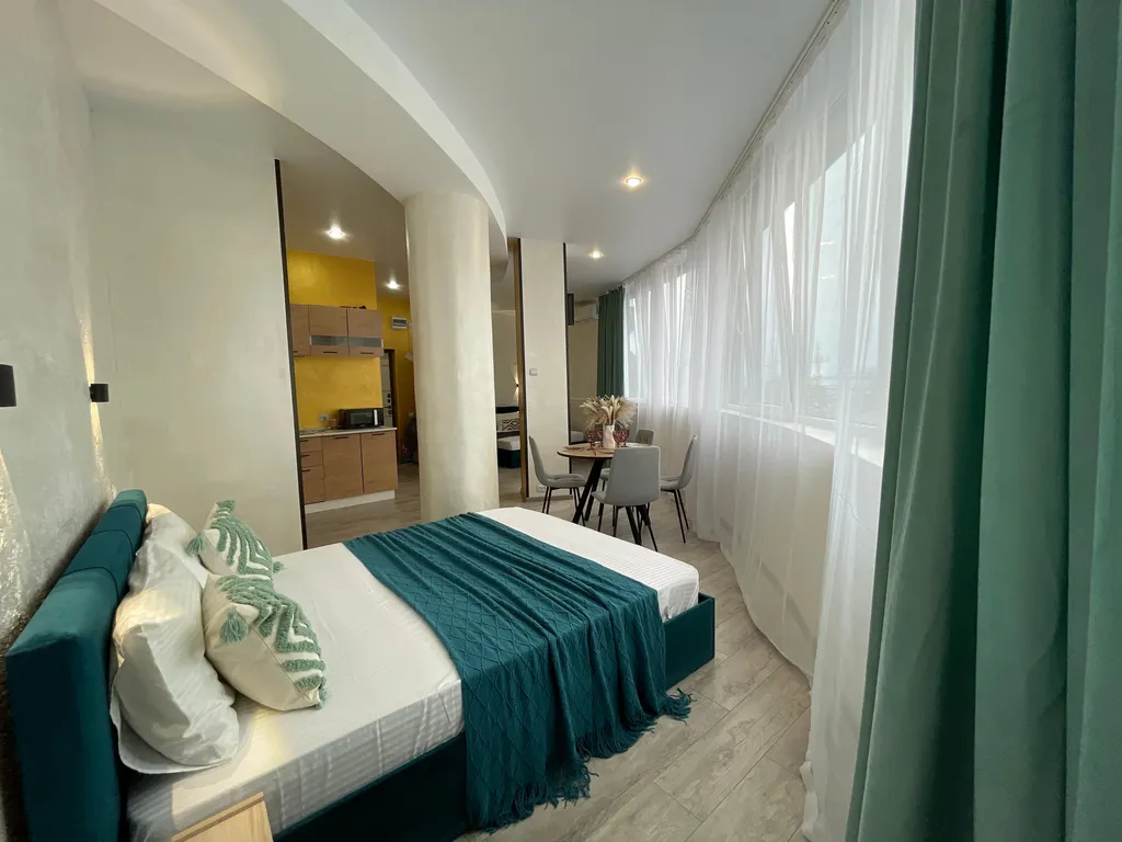 Апартаменты для четверых с видом на горы и море