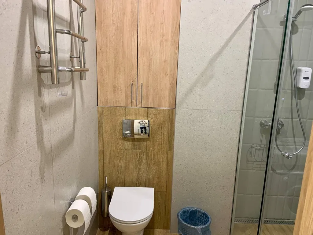 "В Гости!" на Запорожской 69 (1к студия №1 рядом с БЦ "Сити")