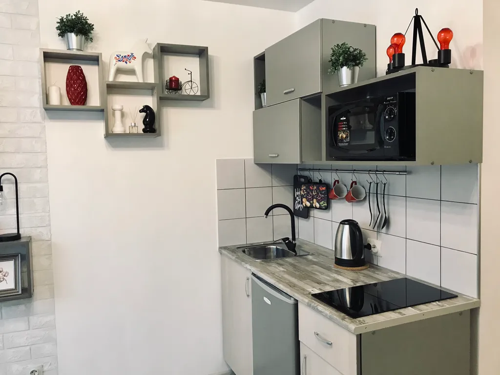 Уютная студия с видом на атмосферную телевышку