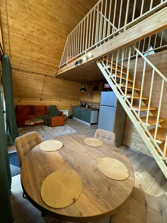 Новый современный дом в лесной зоне