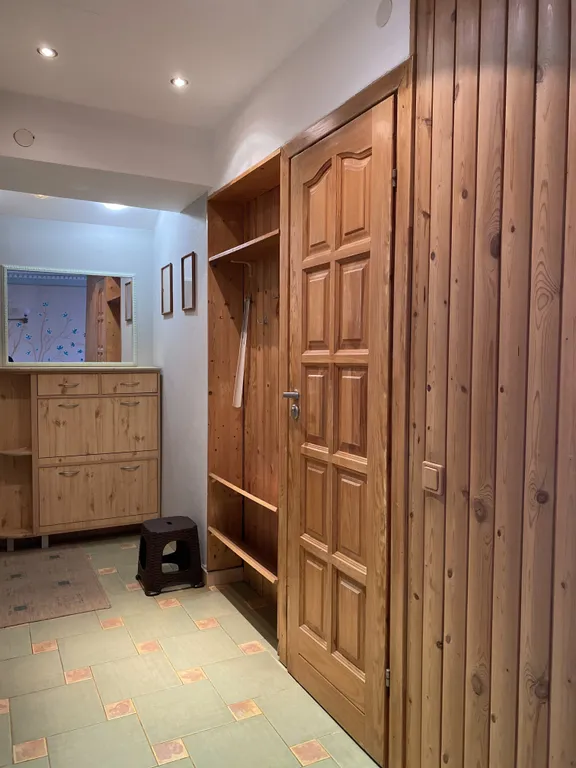 Светлая квартира на 1 этаже близко к морю