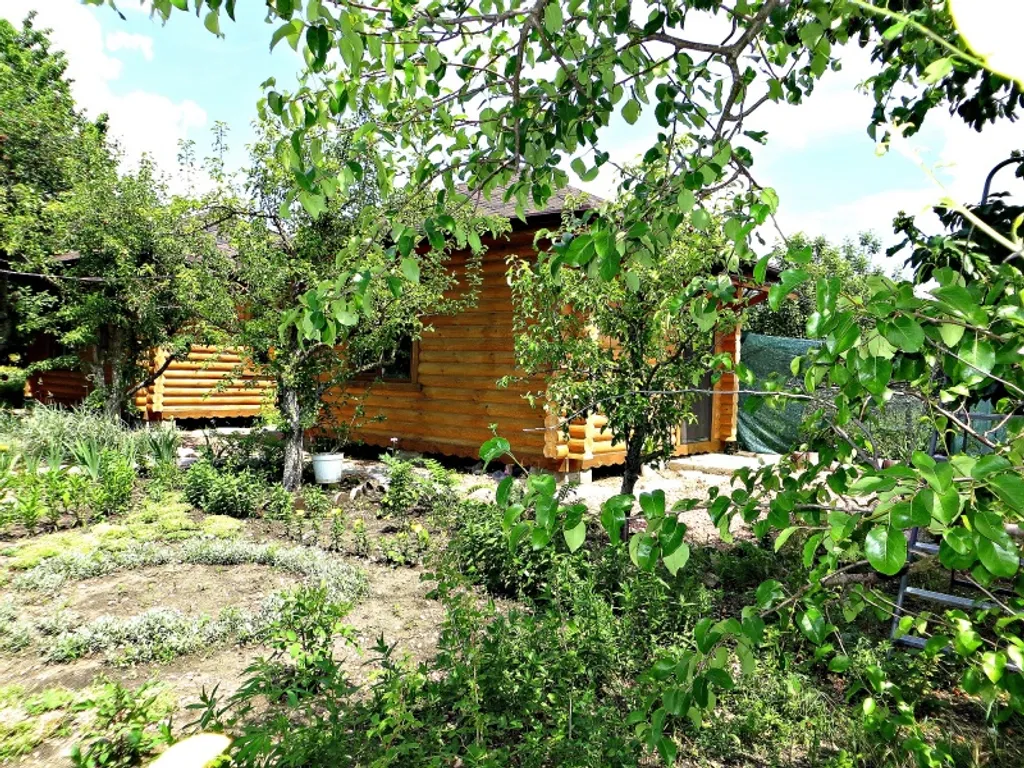 Коттедж Уютный индивидуальный домик в пригороде — Доброе