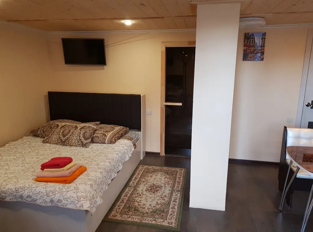 Студия с сауной в Коттедже с мангалом на территории, 10 минут от центра