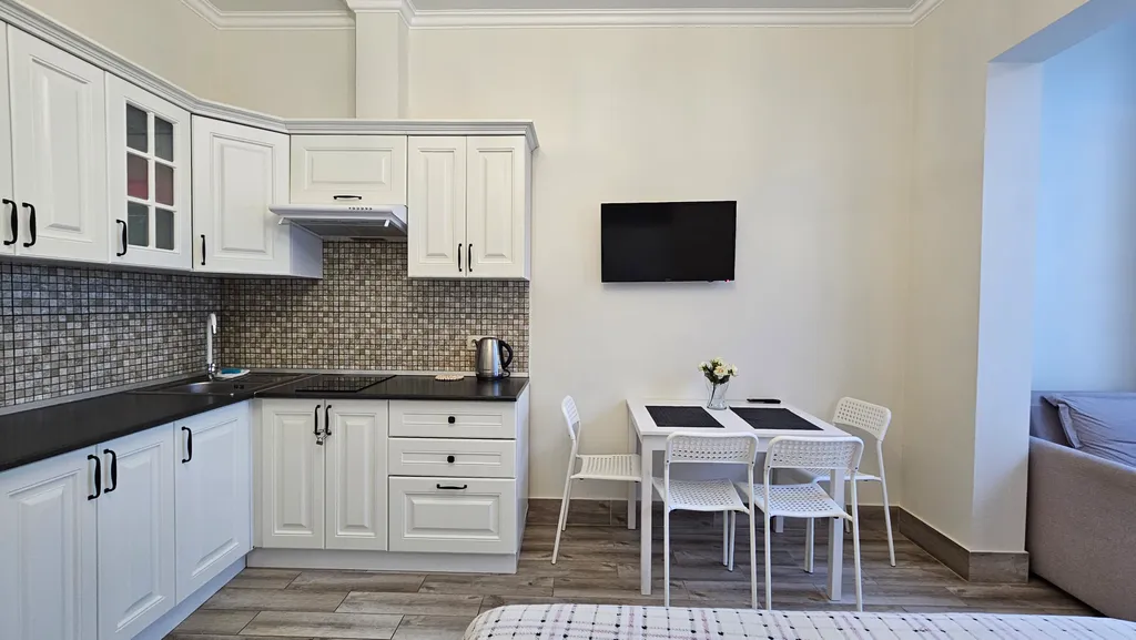 Квартира Квартира Уютная студия в центре на Волжской от HomeHotelSochi — Сочи