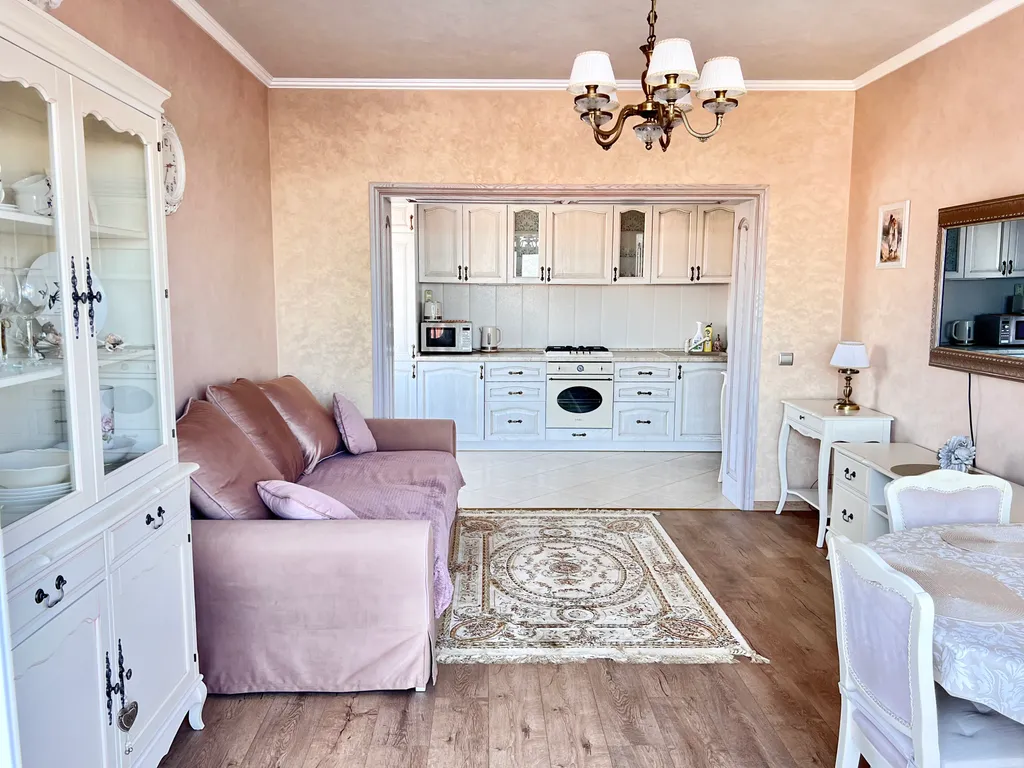 Апартаменты на первой береговой линии с боковым видом на море