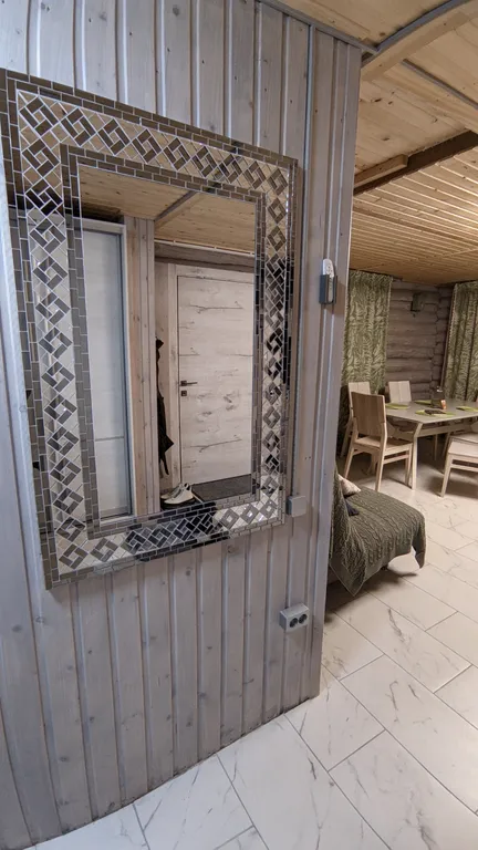 Дом Феникс в лесу