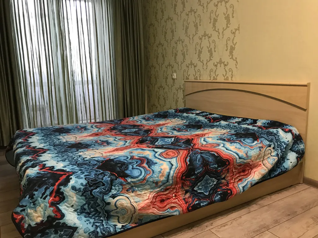 Уютная квартира в центре города — аренда посуточно в Шахты