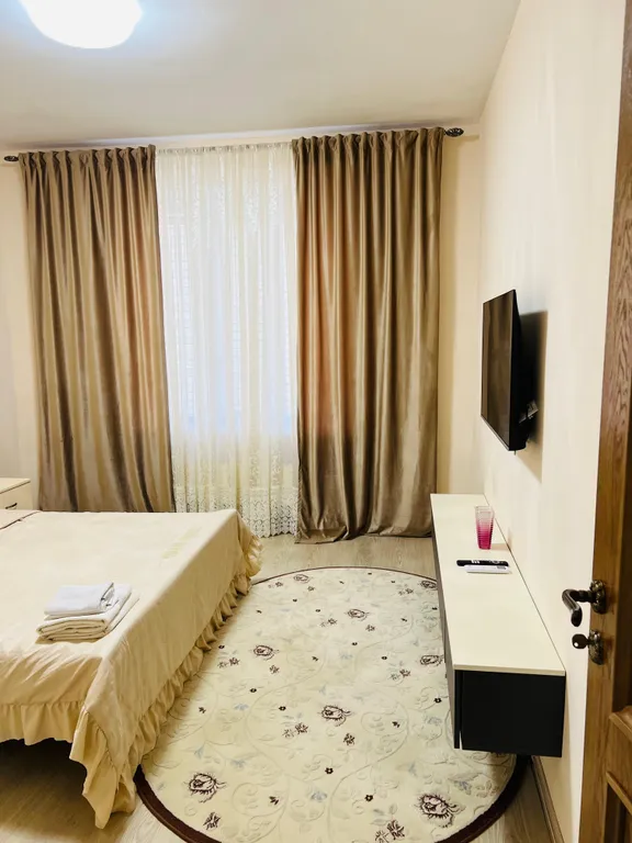 Уютный домик около речки