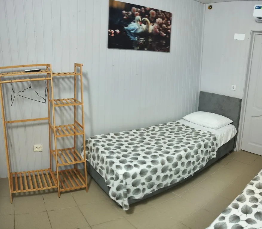 Бюджетный 2 местный номер в гостинице kulikov house с бассейном