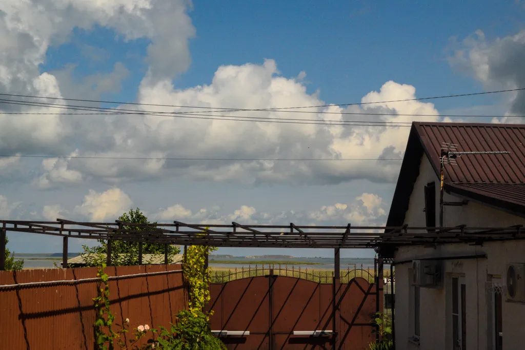 Уютная комната недалёко от моря, удобства в номере