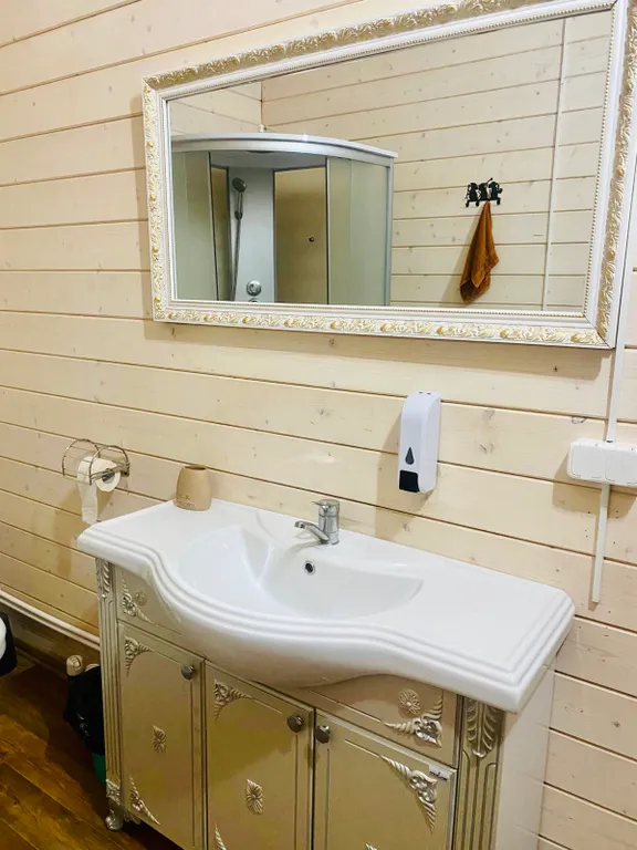 Дом у озера на Селигере