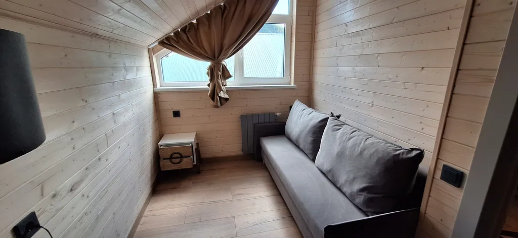 Двухэтажный домик с красивым видом на горы