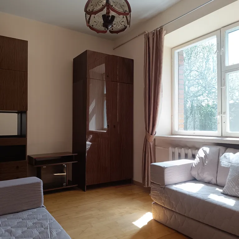 Вместительный, теплый дом на берегу реки Воря