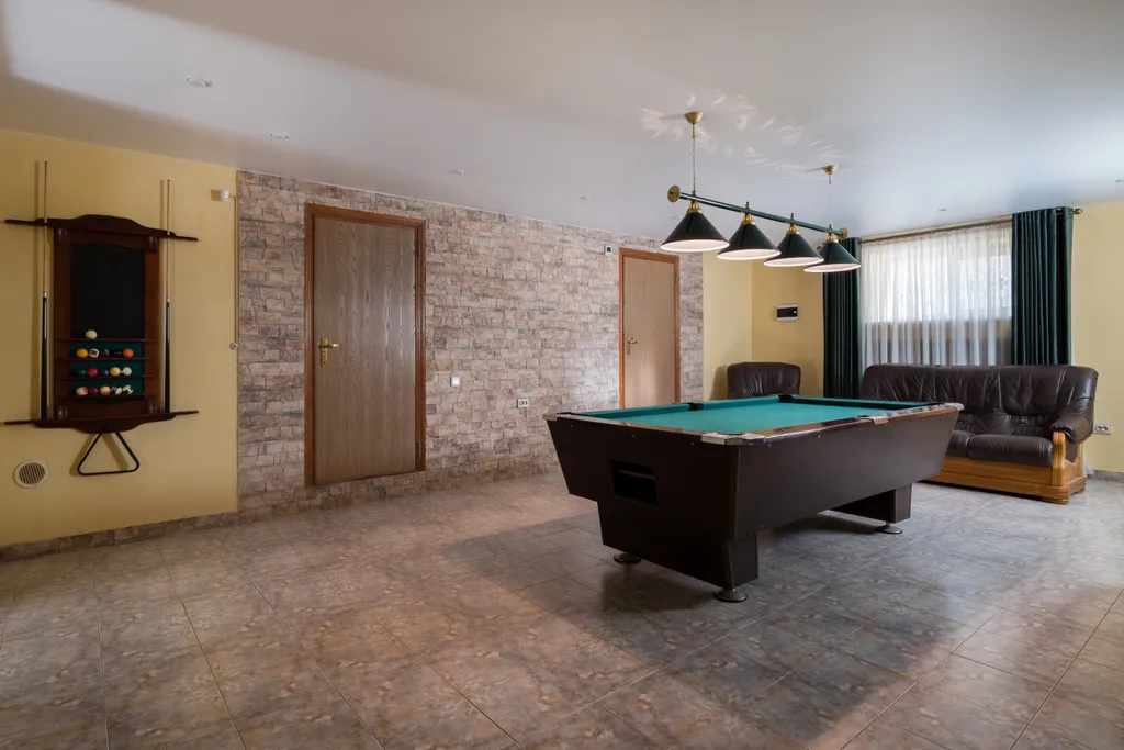 Просторный дом, бассейн с подогревом