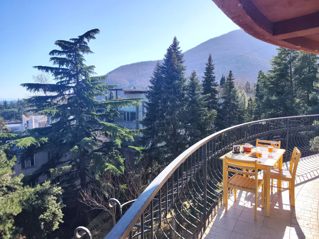 Премиум двушка с террасой на 1 линии