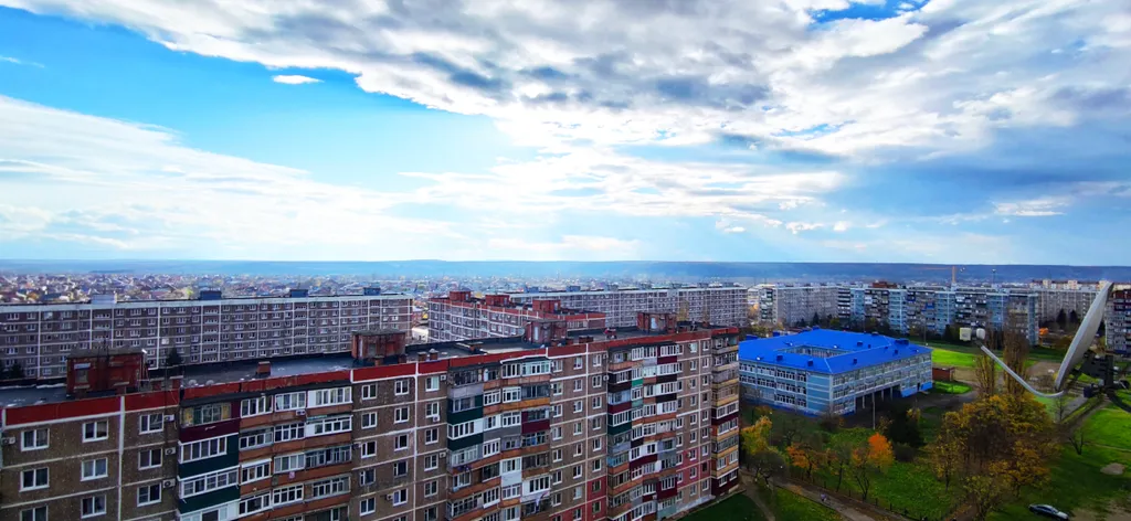 Квартира с балконом и видом на горы