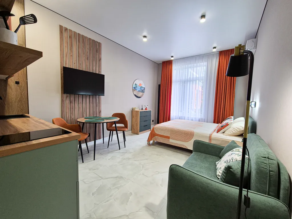 Летняя студия с дизайнерским ремонтом