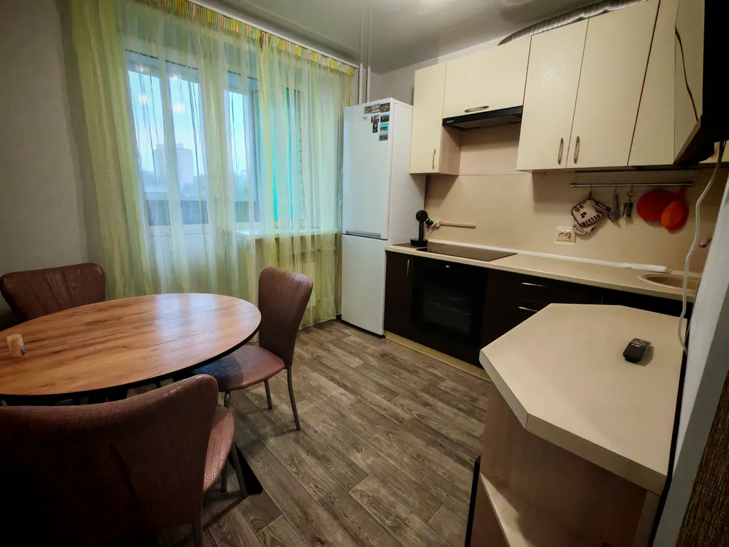 Светлая уютная квартира в новом микрорайоне — аренда посуточно в Ярославль