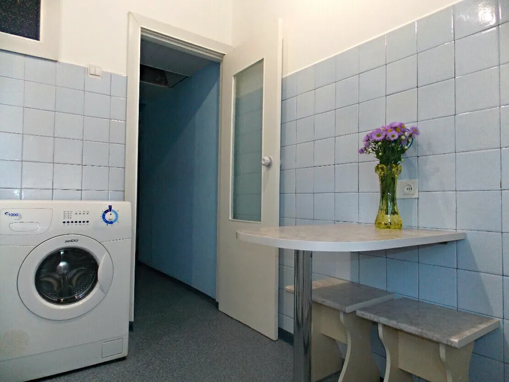 Уютная двухкомнатная квартира в центре со своим гаражем.