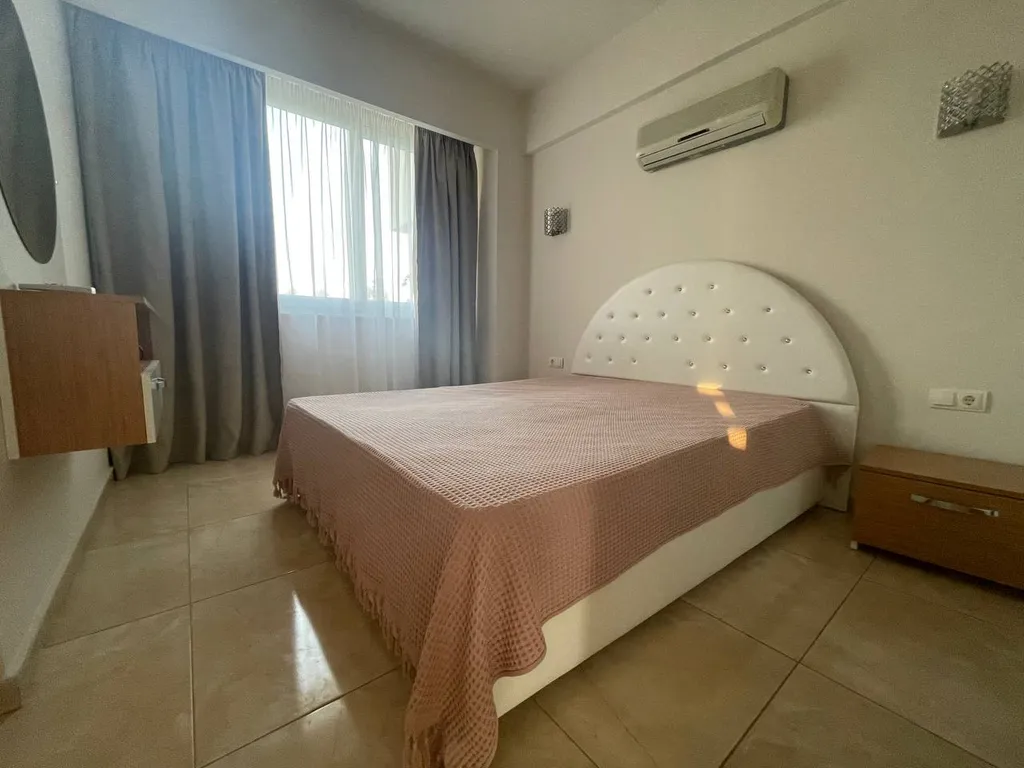 Квартира на Средиземном море с бассейном и горками 4