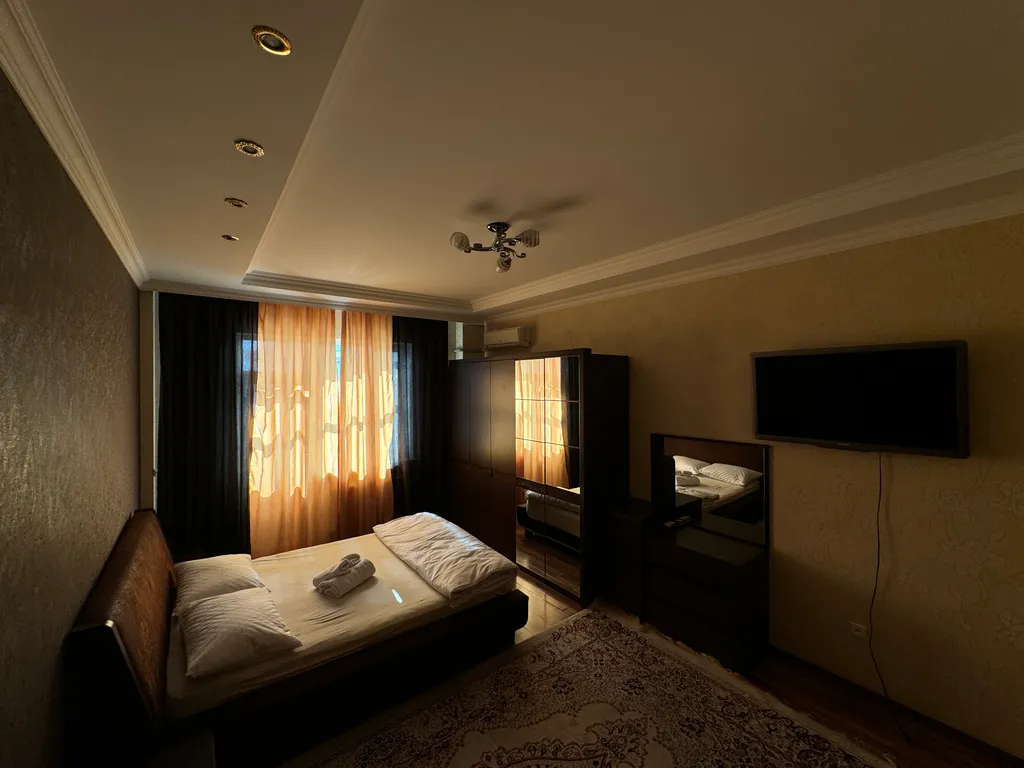 Трехкомнатная просторная квартира в центре возле ТЦ Infinity Mall