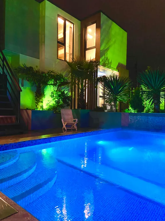 Коттедж Домик у бассейна — Сириус