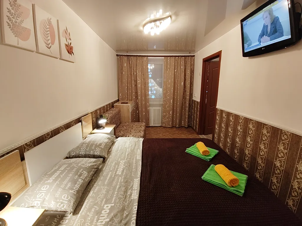 Студийного плана двухкомнатная квартира с шикарным видом на площадь Пять Углов