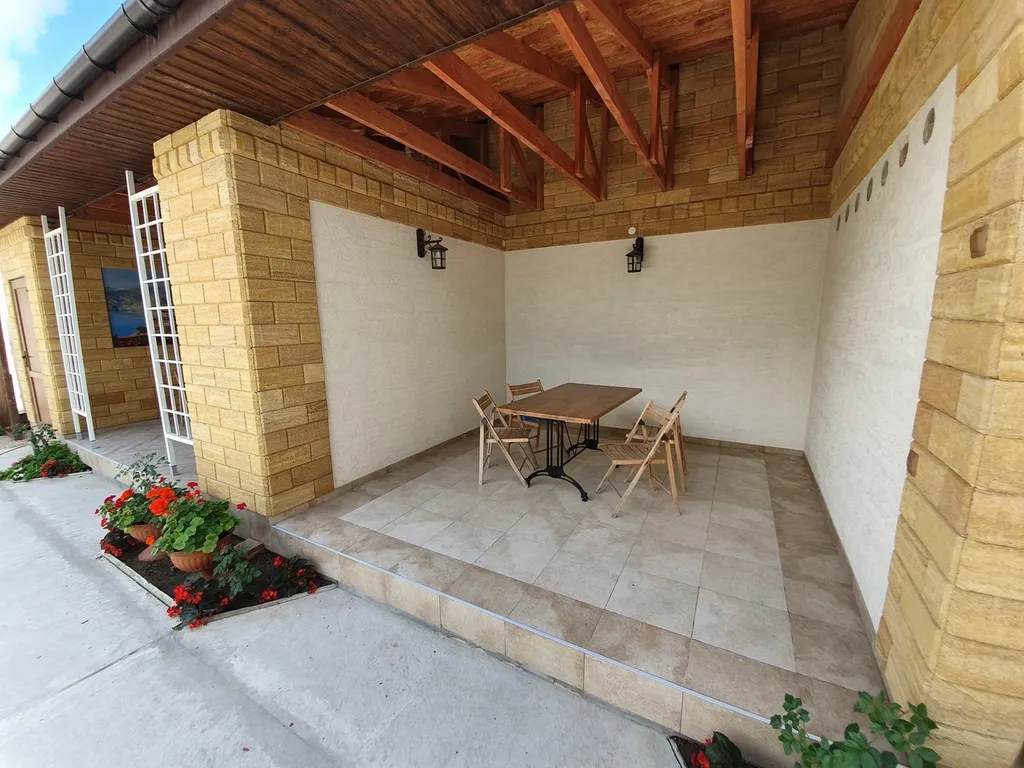 Жилье со своей кухней в частном секторе возле кинотеатра ракета