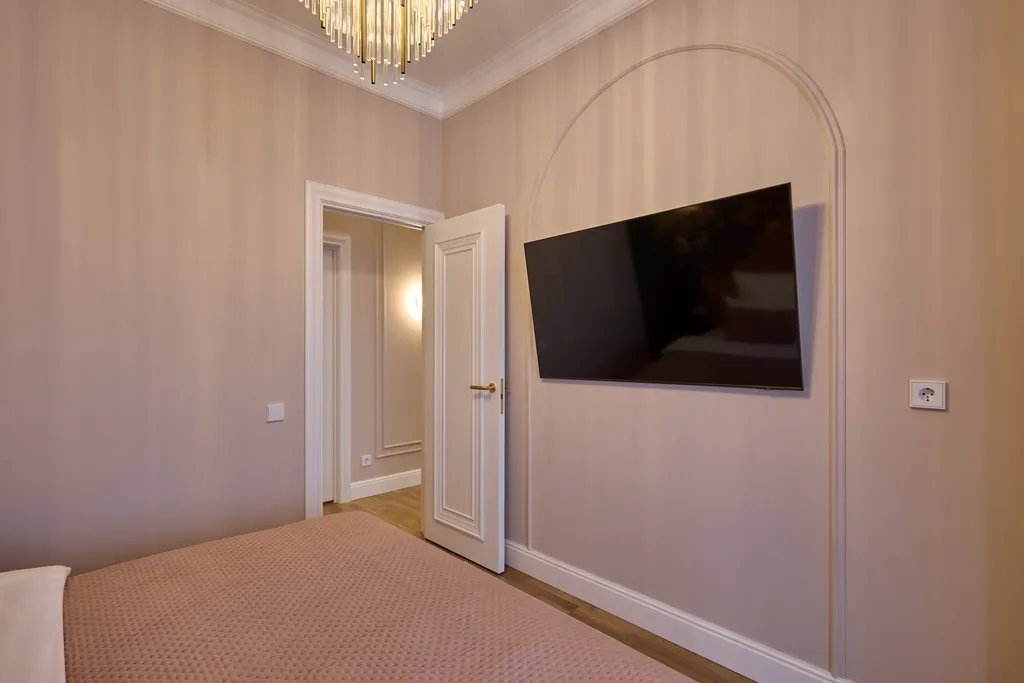 Уникальные яркие дизайнерские апартаменты