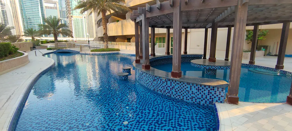 Апартамент с 2 спальнями и прекрасным видом на Марину