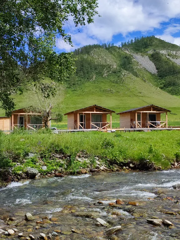 Коттедж Дом на берегу реки — аренда посуточно в Горно-Алтайск