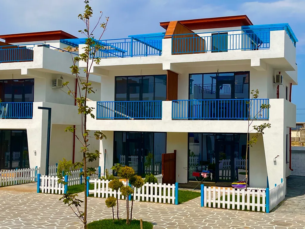 Полулюкс с патио