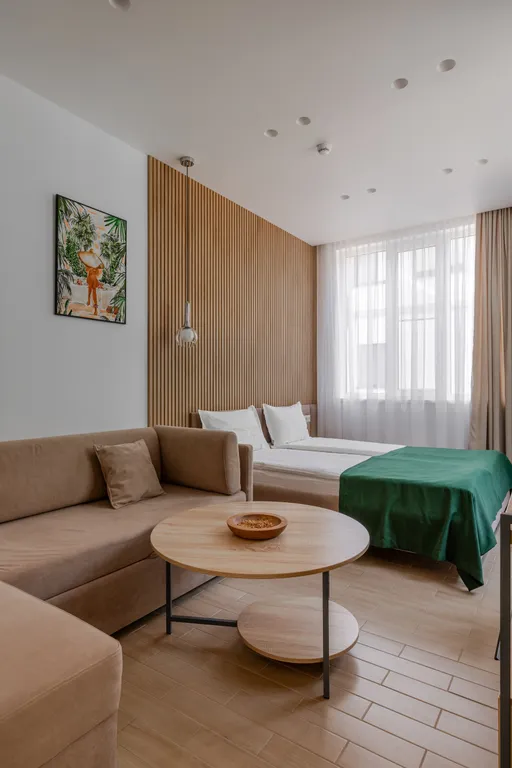 Стильный номер с балконом и кухонной зоной