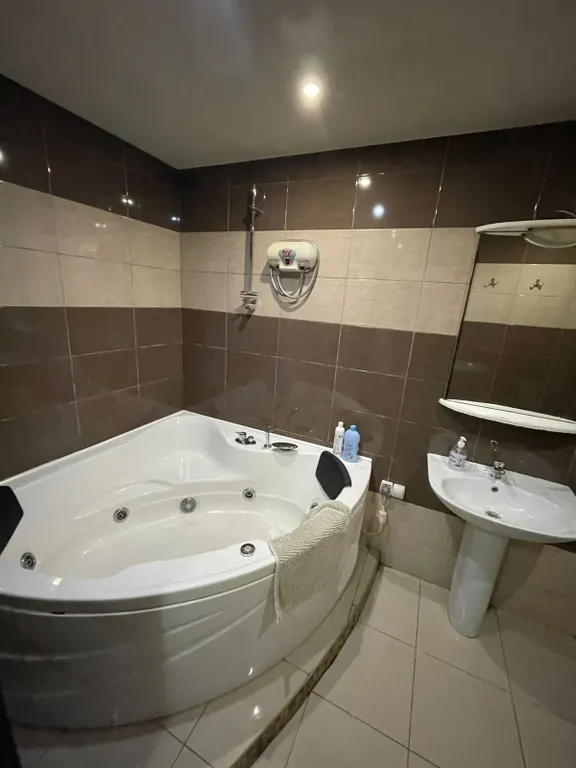 Квартира Квартира Просторная студия с джакузи в центре — Ярославль