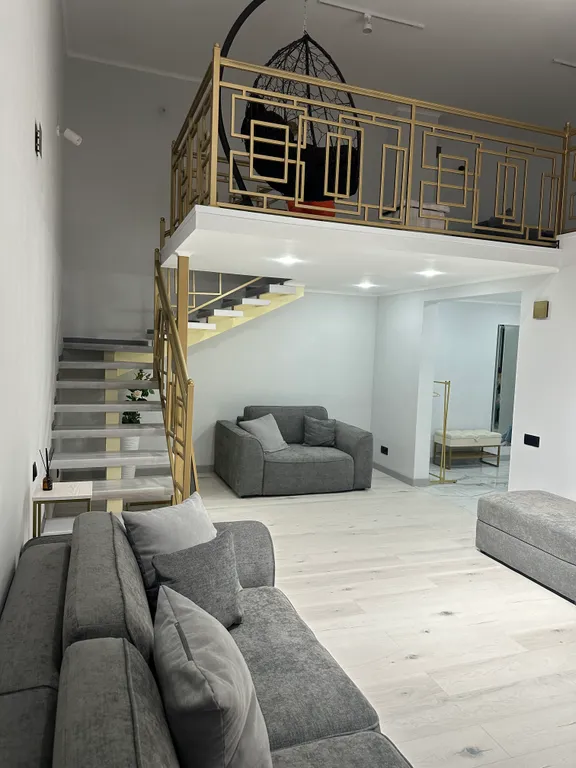 Двухуровневая квартира с дизайнерским ремонтом