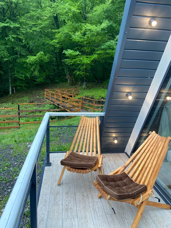 Уютный альфа домик в лесу