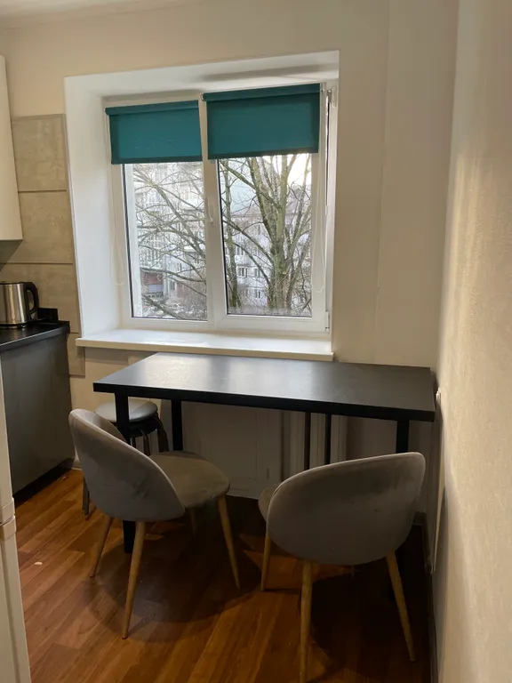 Аквамариновый вечер в центре города