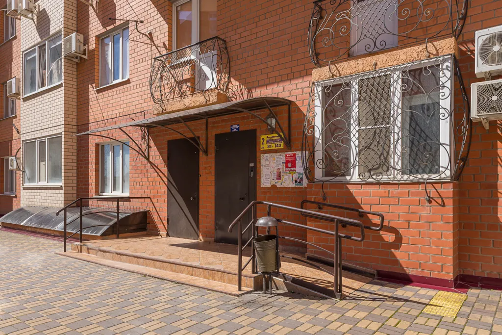 Двухкомнатные апартаменты LikeHome Изумрудные вблизи парка Галицкого