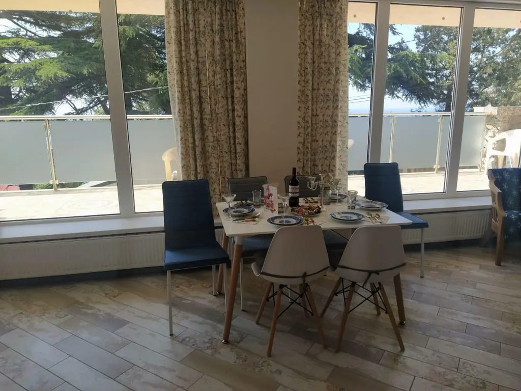 Люкс с видом на море и большим балконом 102