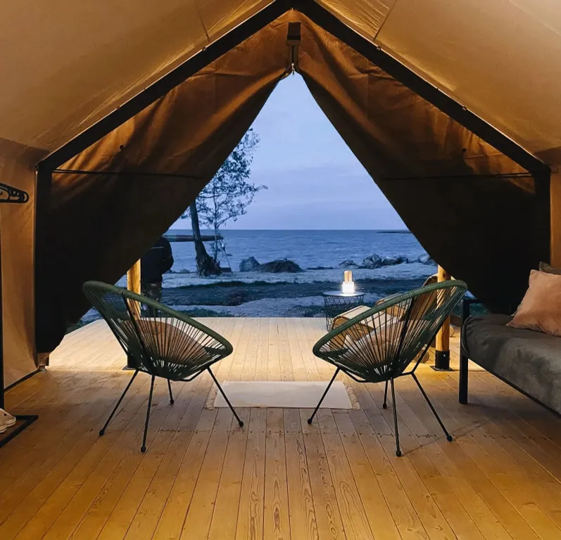 Шатер Люкс с видом на Куршский залив