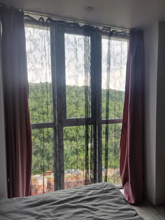 Студия с видом на море и лес