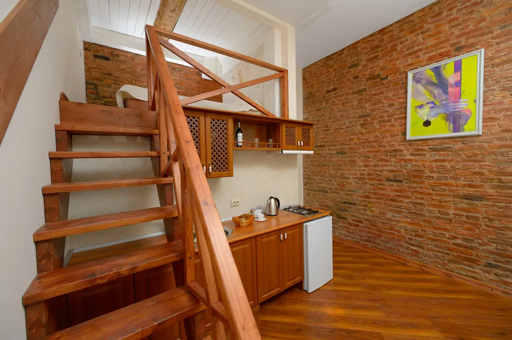 LeoHotels на Суворовском