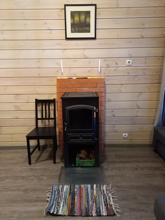 Финнский домик у скалы