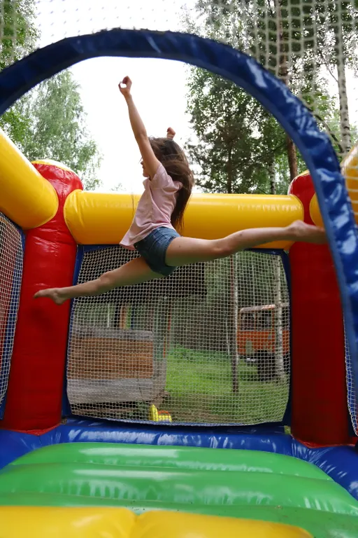 Люкс с камином рядом с рекой Волга в лесу