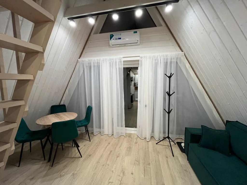 Уютный домик в стиле а-фрейм на оз. Волго