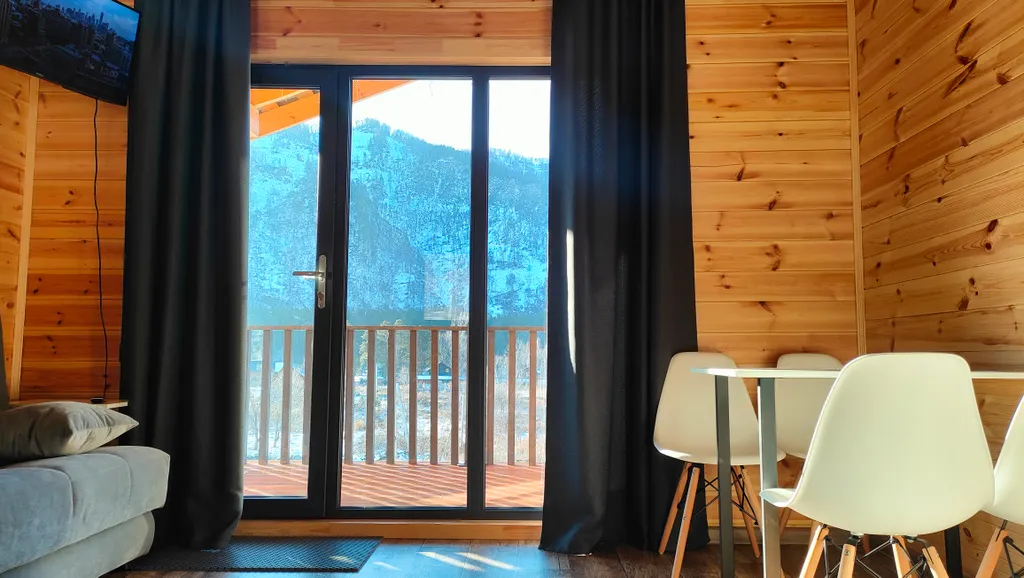 Четырёхместный номер с видом на горы