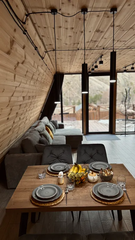 Уютный домик с панорамным видом на горы