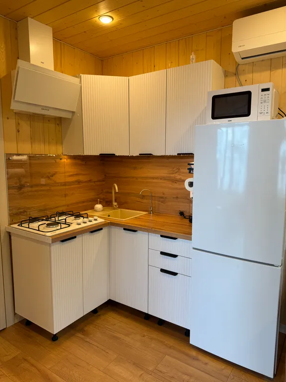 Домик на берегу Горьковского водохранилища