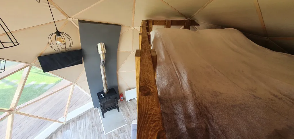 Дом-купол в загородном комплексе