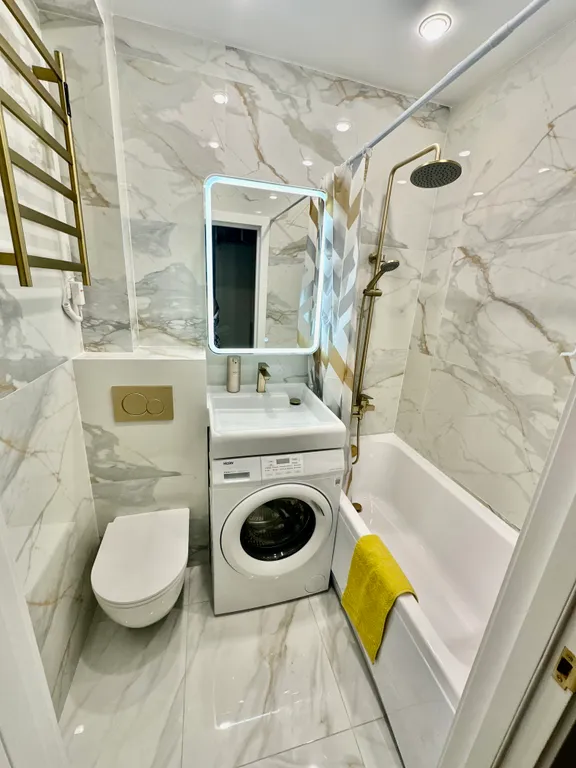 Дизайнерская квартира возле моря с балконом